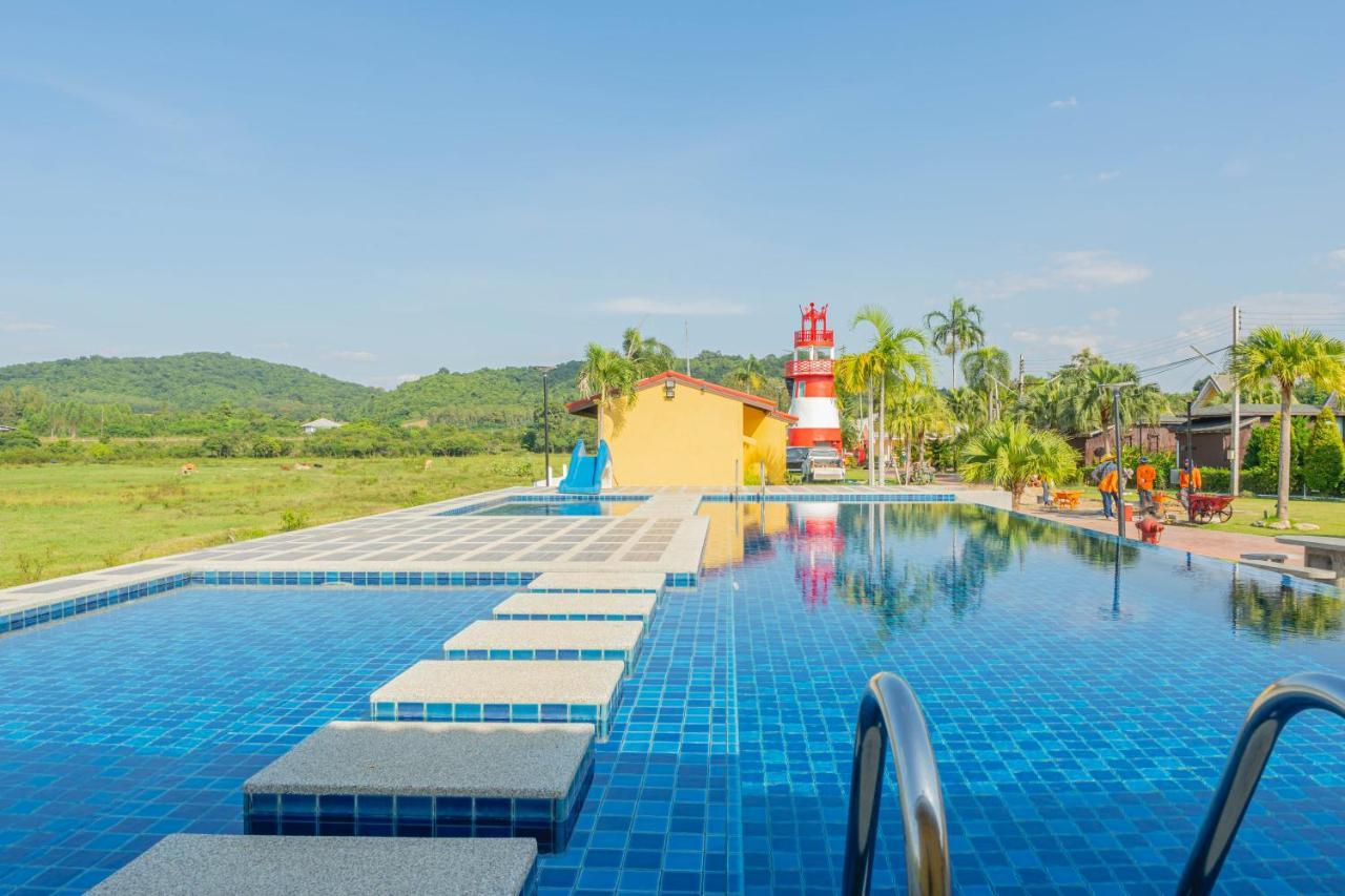 Apinya Resort Bangsarey Ban Tao Than Exterior photo