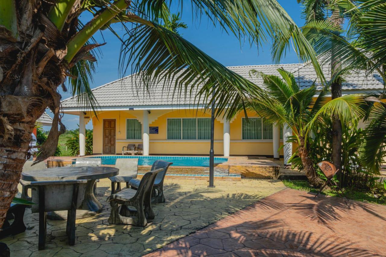 Apinya Resort Bangsarey Ban Tao Than Exterior photo