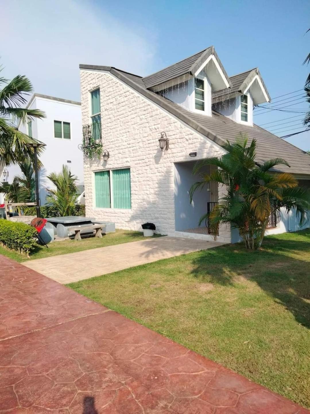 Apinya Resort Bangsarey Ban Tao Than Exterior photo